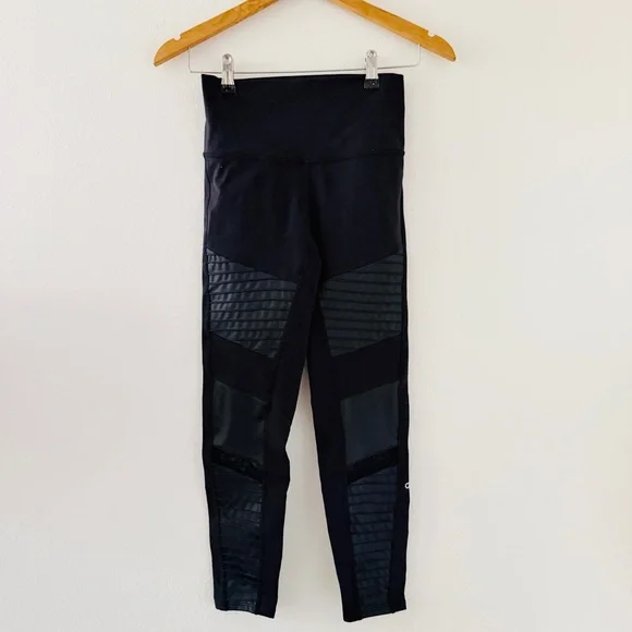 ALO Yoga High Waist 7/8 Moto Leggings in Black - Picture 4 of 6